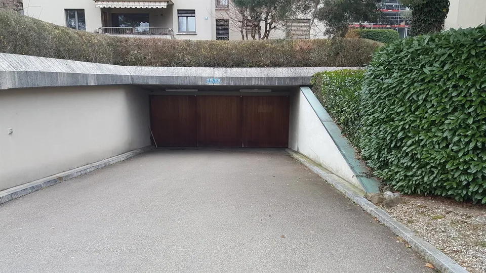 Posto auto in affitto a Zollikon! – foto 2 di 4