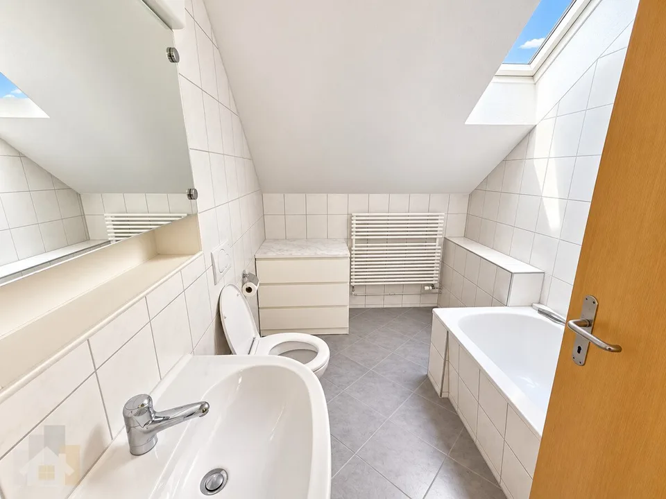 Preiswerte 4-Zimmerwohnung auf 90 m2 mit Balkon – Foto 6 von 10