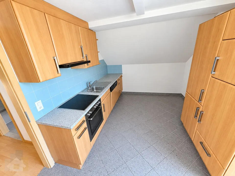 Preiswerte 4-Zimmerwohnung auf 90 m2 mit Balkon – Foto 5 von 10