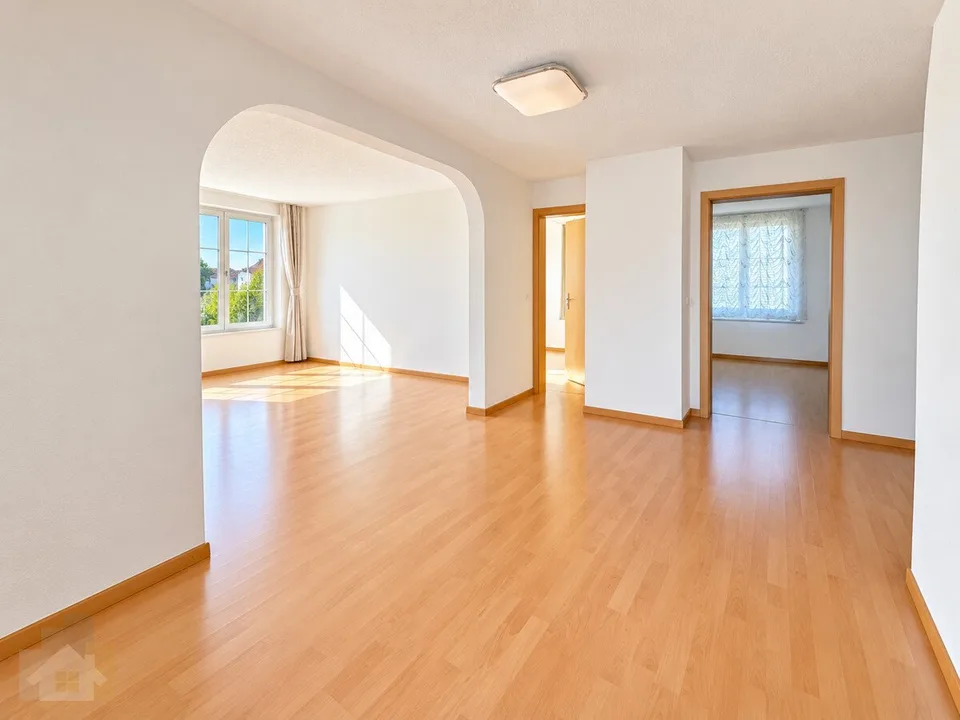 Preiswerte 4-Zimmerwohnung auf 90 m2 mit Balkon – Foto 8 von 10