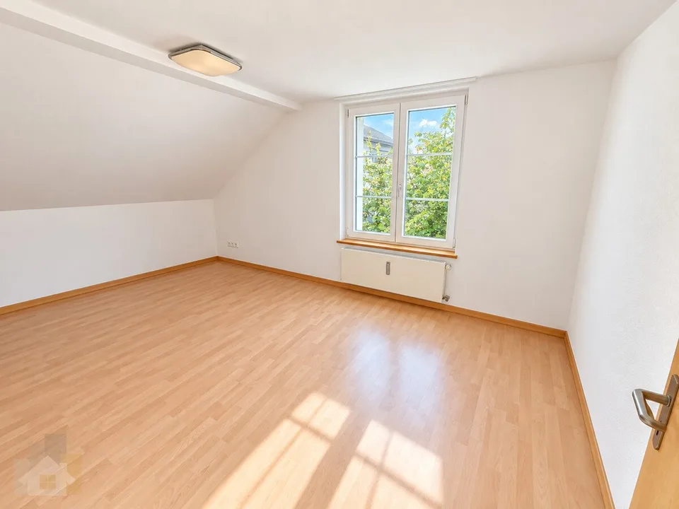 Preiswerte 4-Zimmerwohnung auf 90 m2 mit Balkon – Foto 7 von 10