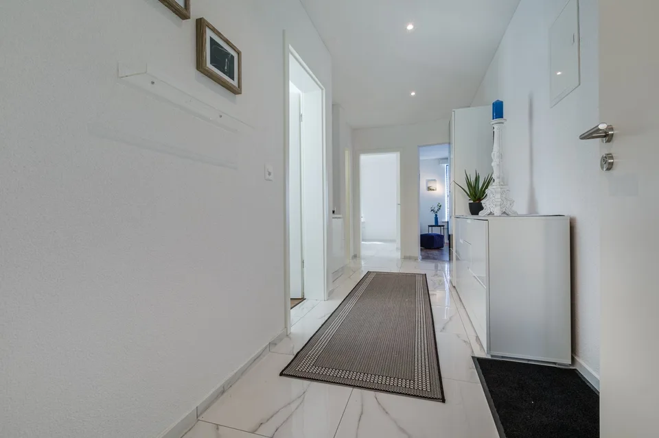 Appartamento moderno 2.5 locali con balcone ad Arbon – disponibile immediatamente! – foto 2 di 6