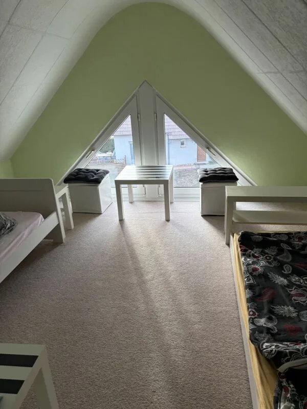 Maison individuelle attrayante avec piscine et jardin bien entretenu dans un quartier résidentiel agréable – photo 11 sur 15