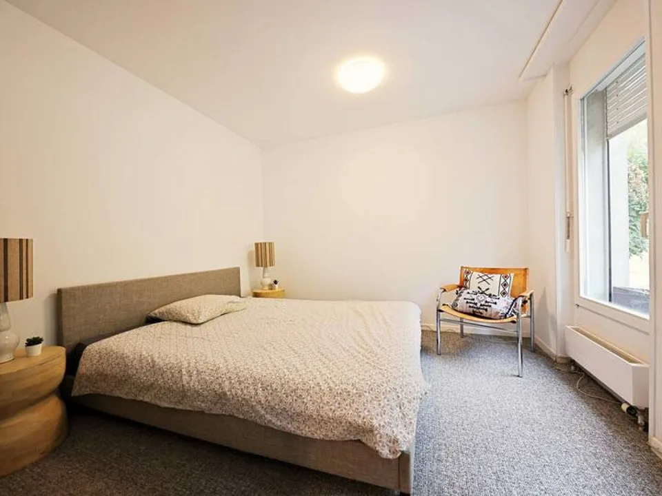 Verkaufte Gewerbeoberfläche als Wohnung - 3,5 Zimmer - Parkplatz – Foto 4 von 4