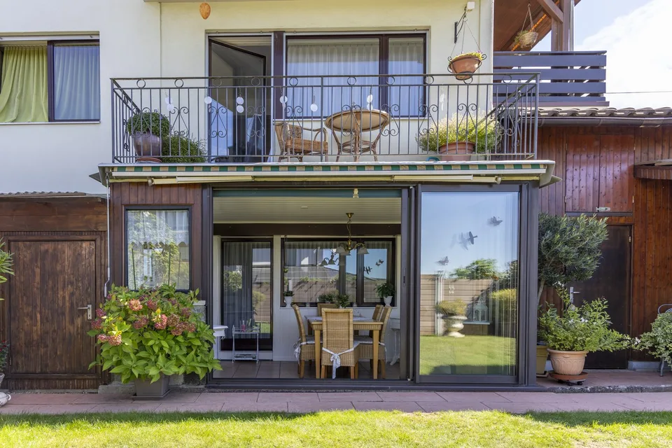 Incantevole casa di 5,5 locali a due famiglie a Rodersdorf – foto 5 di 10