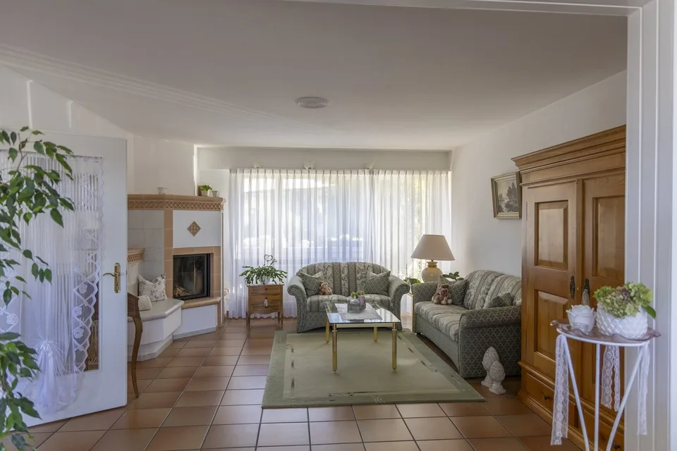 Incantevole casa di 5,5 locali a due famiglie a Rodersdorf – foto 9 di 10