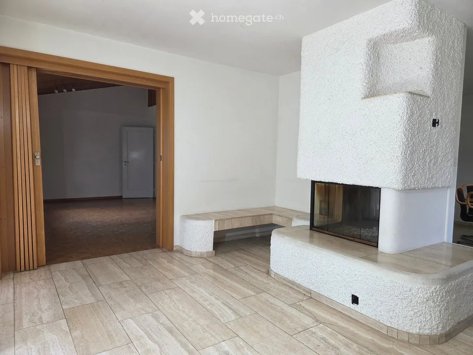 Charming single-family house in a quiet location with a beautiful rose garden – photo 8 of 18