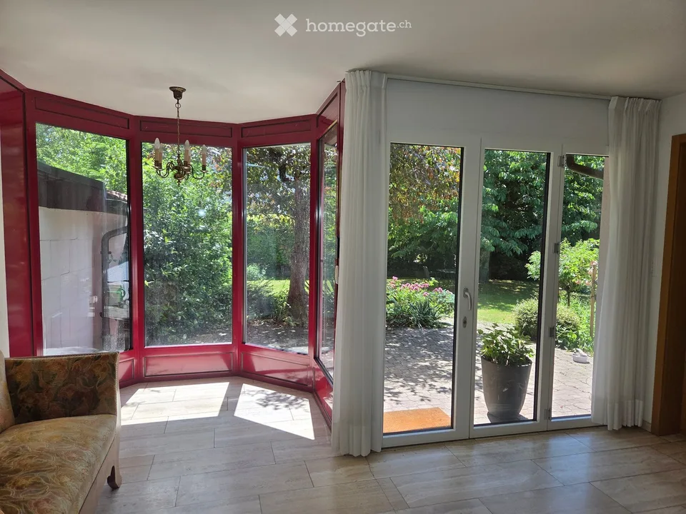 Charming single-family house in a quiet location with a beautiful rose garden – photo 9 of 18