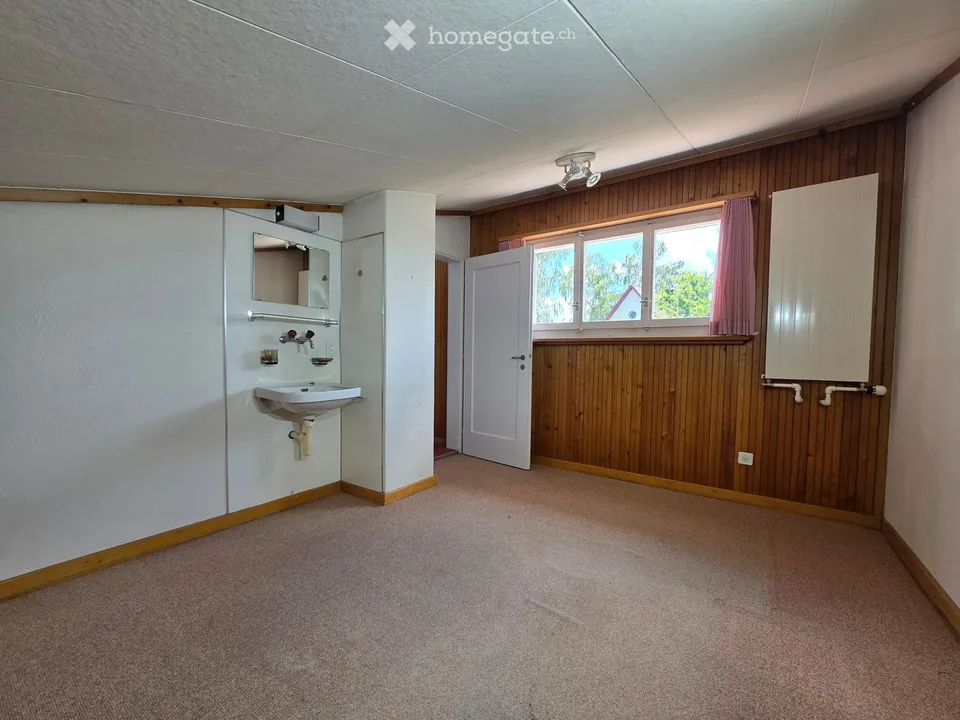 Charming single-family house in a quiet location with a beautiful rose garden – photo 12 of 18
