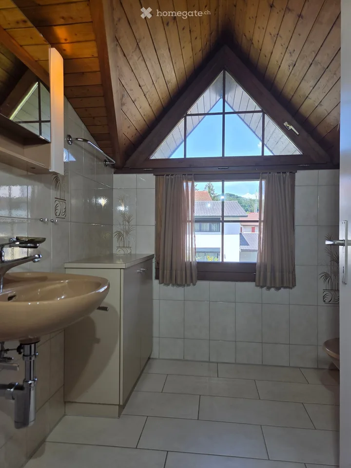 Charming single-family house in a quiet location with a beautiful rose garden – photo 11 of 18