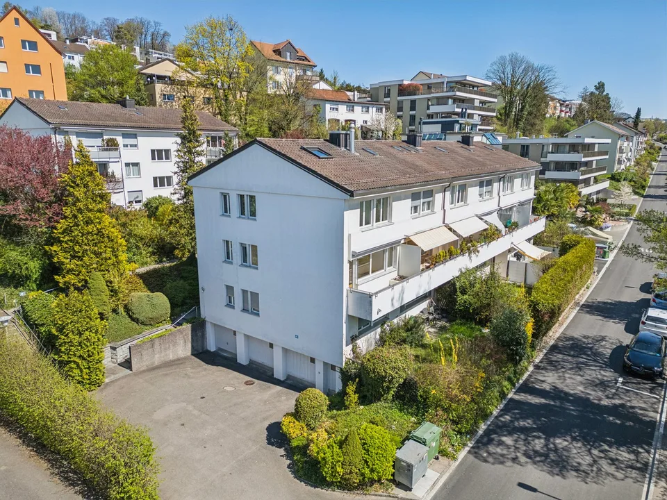 Modernes möbliertes Zimmer mit privatem Zugang in Oberengstringen – foto 23 di 23