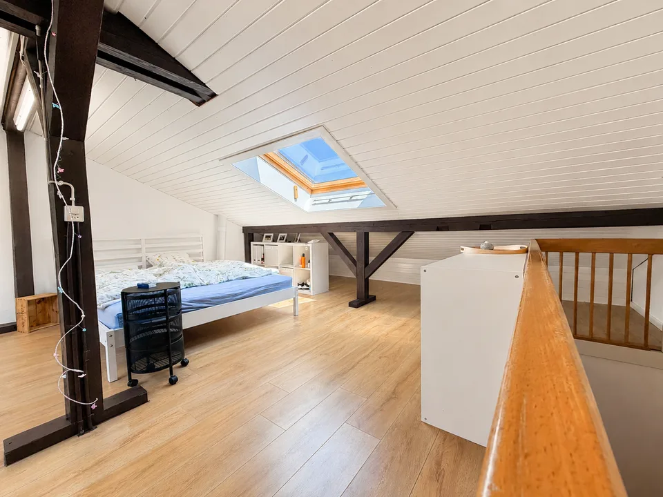Modernes möbliertes Zimmer mit privatem Zugang in Oberengstringen – foto 2 di 23