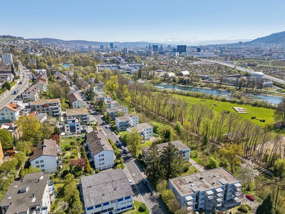 Modernes möbliertes Zimmer mit privatem Zugang in Oberengstringen – foto 19 di 23