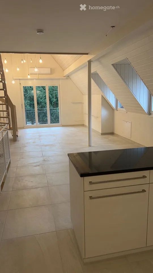 Grosse 5.5 Zimmer Maisonette-Wohnung mit Galerie & Top Lage – Foto 2 von 5