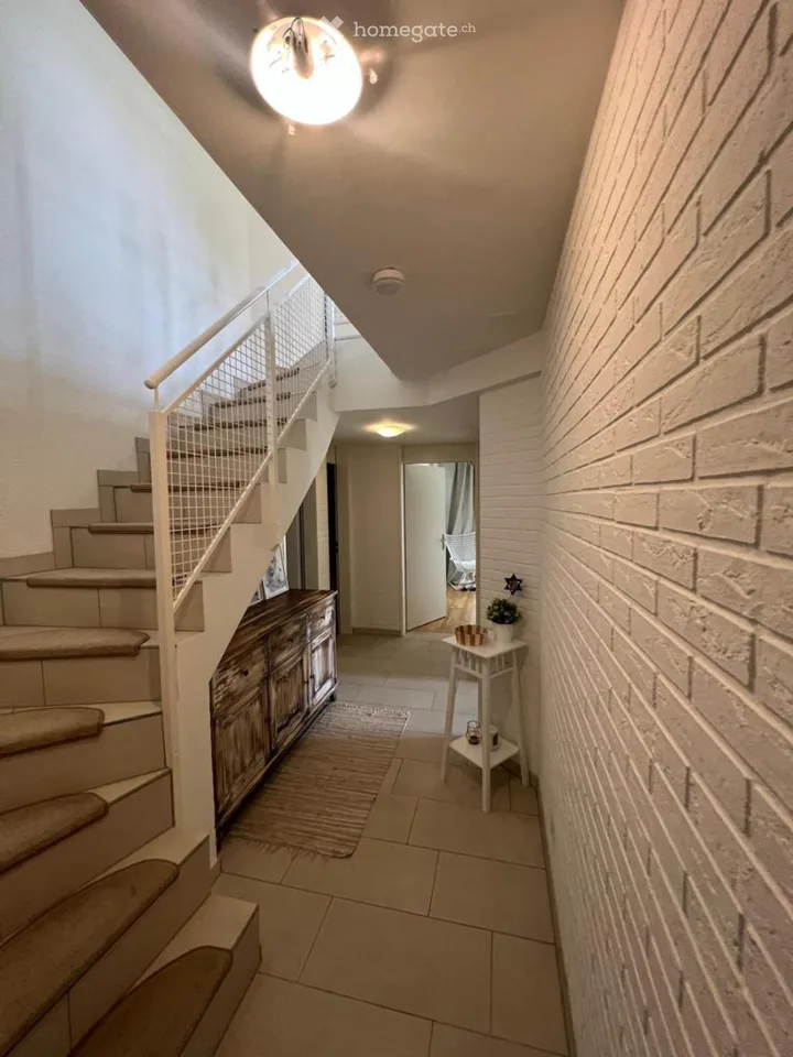 Grosse 5.5 Zimmer Maisonette-Wohnung mit Galerie & Top Lage – Foto 4 von 5