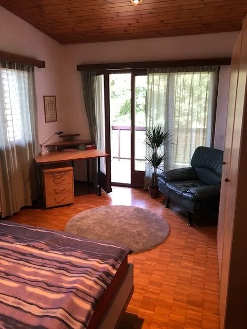 Zimmer mit eigenem Bad – Foto 2 von 3