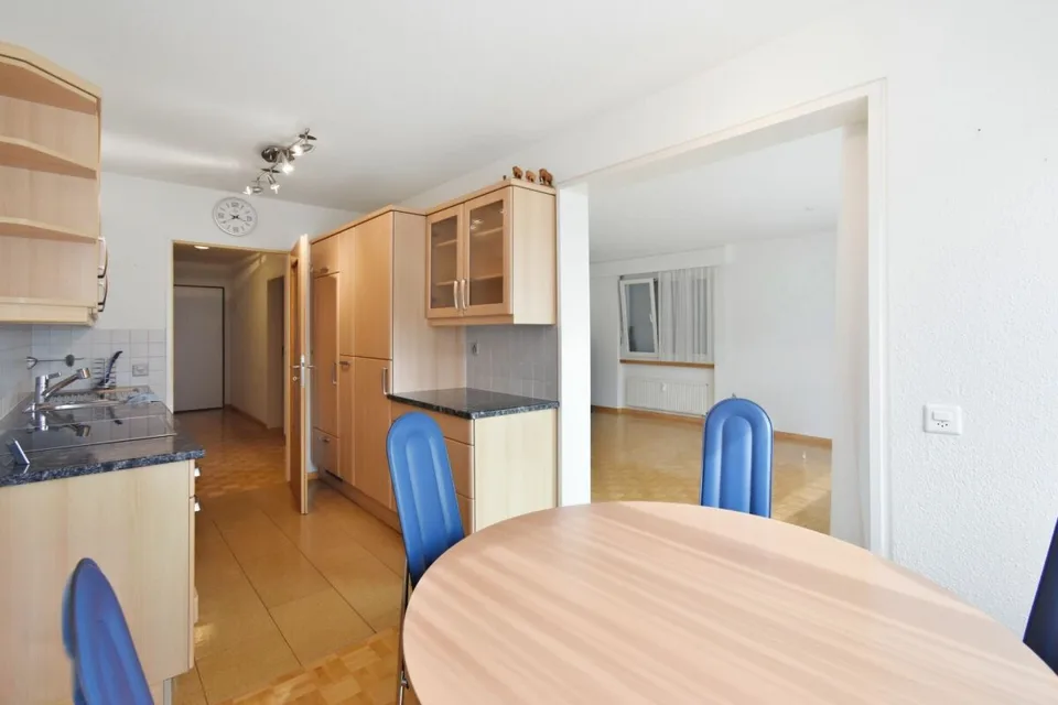 Zentral gelegene 3.5 Zimmer-Eigentumswohnung – Foto 3 von 13