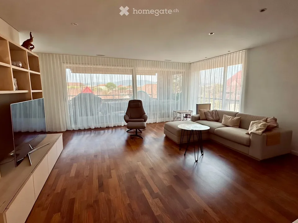 Vivre avec une vue au cœur de Lenzburg - appartement spacieux de 4,5 pièces dans le parc de villas – photo 5 sur 8