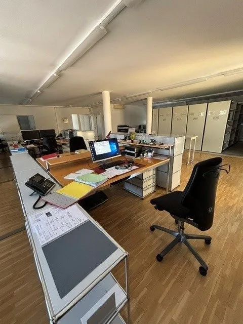Spazio commerciale e ufficio attraente in una posizione centrale a Binningen – foto 2 di 10