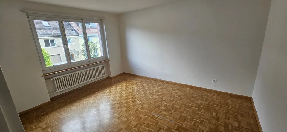 Schön renovierte 3.5 Zimmer-Wohnung mit 65m2 Wohnfläche und Balkon in den ruhigen Innenhof – Foto 7 von 7