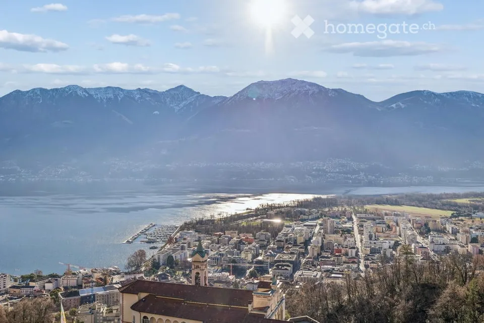 Appartamento in attico a Orselina con vista diretta sul lago Maggiore – foto 18 di 30