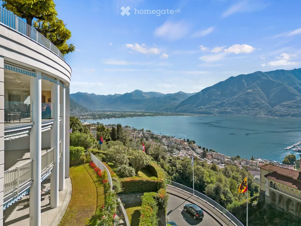Appartamento in attico a Orselina con vista diretta sul lago Maggiore – foto 2 di 30