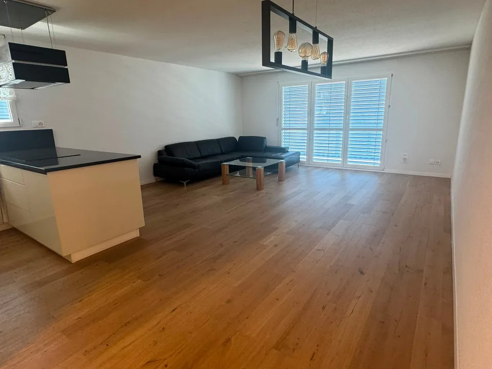 Appartamento moderno 4.5 locali con stanza per hobby e ampio balcone – foto 2 di 18