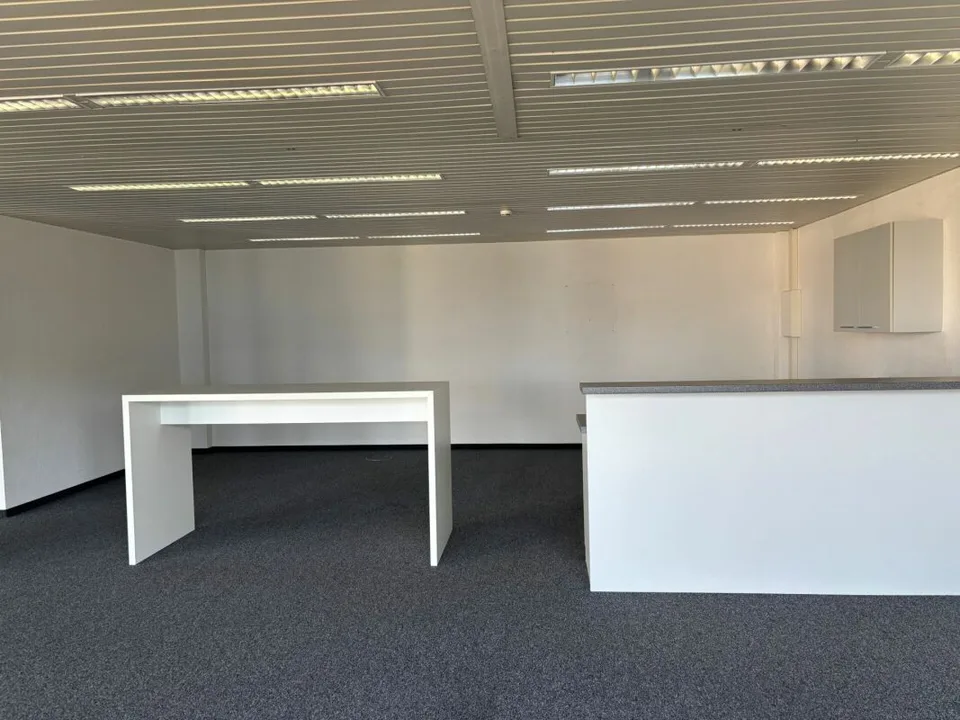 220 m² fertig ausgebautes Büro im 3. OG - sofort bezugsbereit – Foto 9 von 11