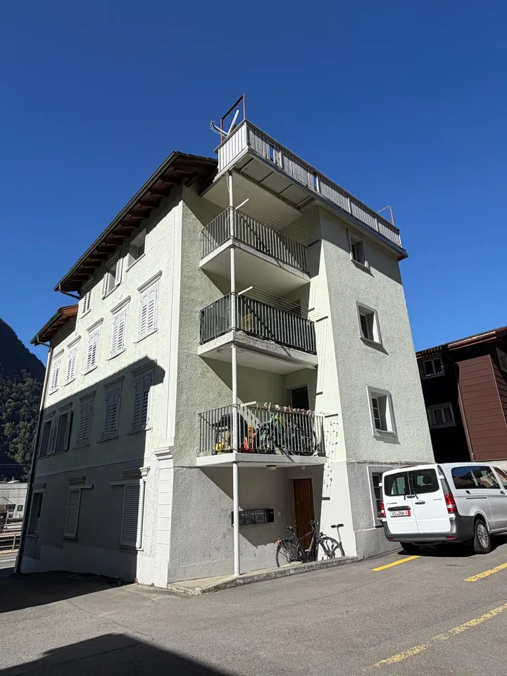 4-Familienhaus nahe Bahnhof Erstfeld – voll vermietet, 2021 modernisiert | Bieterverfahren – Foto 2 von 16