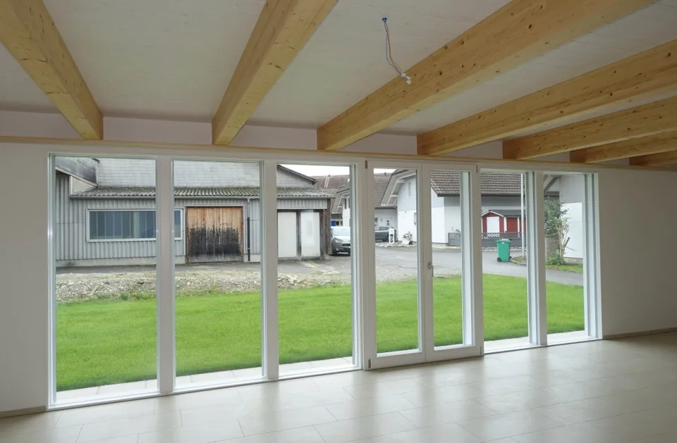 Belle maison unifamiliale 6.5 pièces avec beaucoup de bois – photo 6 sur 21