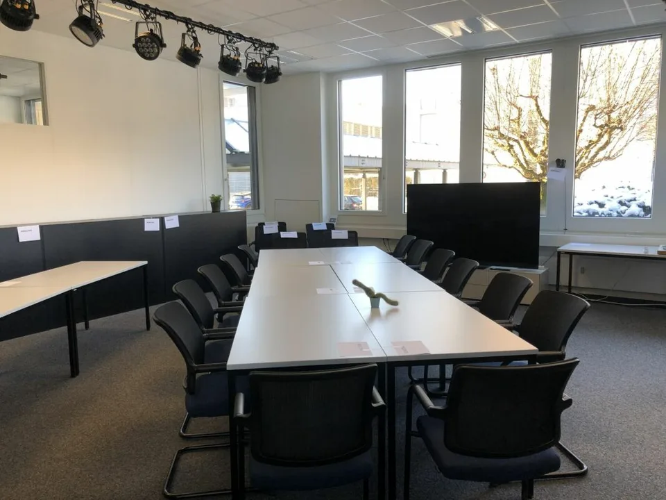 242 m² Showroom & Büro mit Lager und Laderampe - sofort frei – Foto 9 von 14