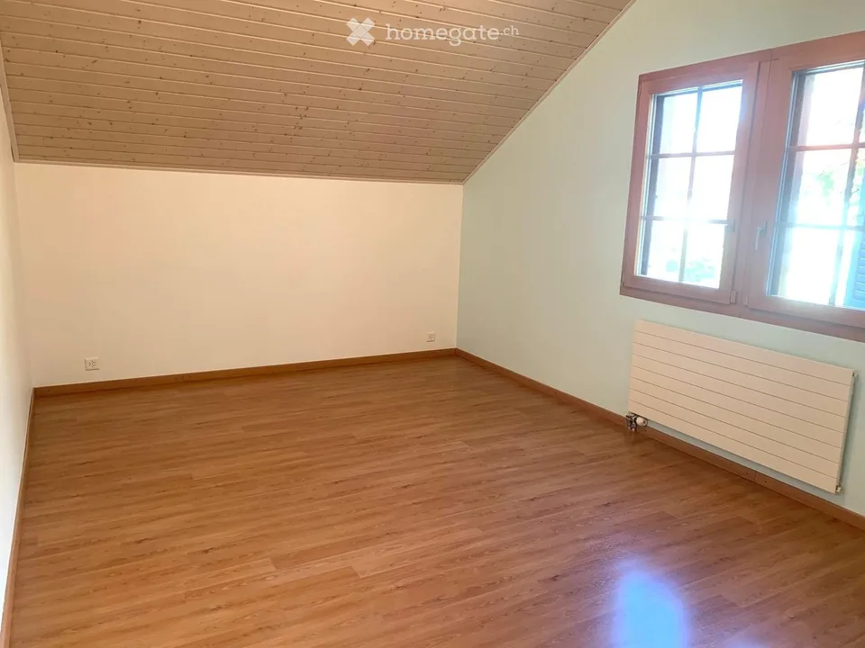 Zimmer in einer Wohngemeinschaft in einer Villa, 20 Minuten mit dem Zug von Lausanne entfernt – Foto 4 von 5