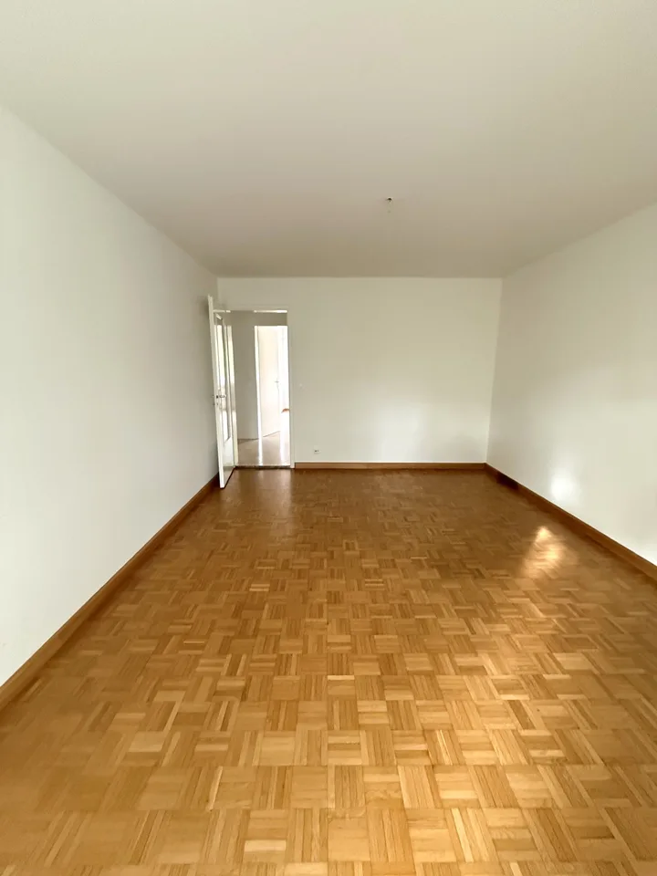 Appartamento attraente di 3 locali in una posizione preferita a Reinach – foto 3 di 9
