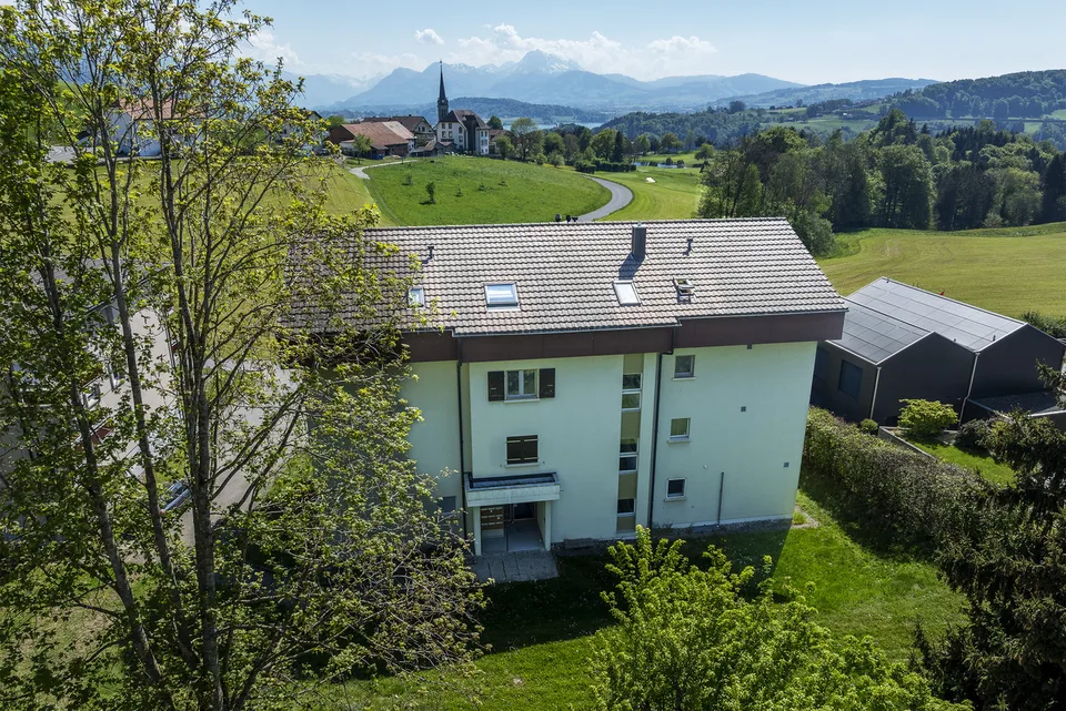 Appartamento 3.5 locali con garage, balcone a sud e vista libera – foto 8 di 8