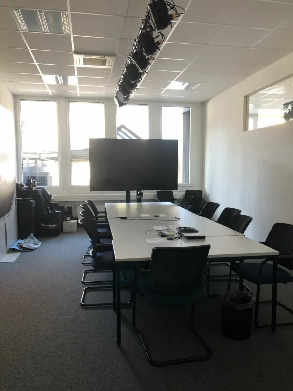 600 m² Büro, Showroom & Lager mit Laderampe - direkt an der Autobahn Rotkreuz, teilbar – Foto 6 von 23