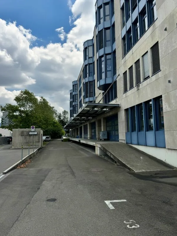 600 m² Büro, Showroom & Lager mit Laderampe - direkt an der Autobahn Rotkreuz, teilbar – Foto 19 von 23