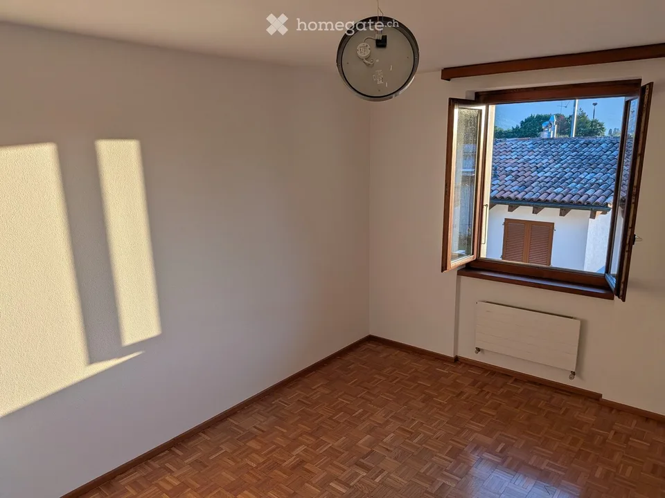 Giubiasco: 3.5 Zimmer mit Balkon und Garage, sofort verfügbar – Foto 4 von 5