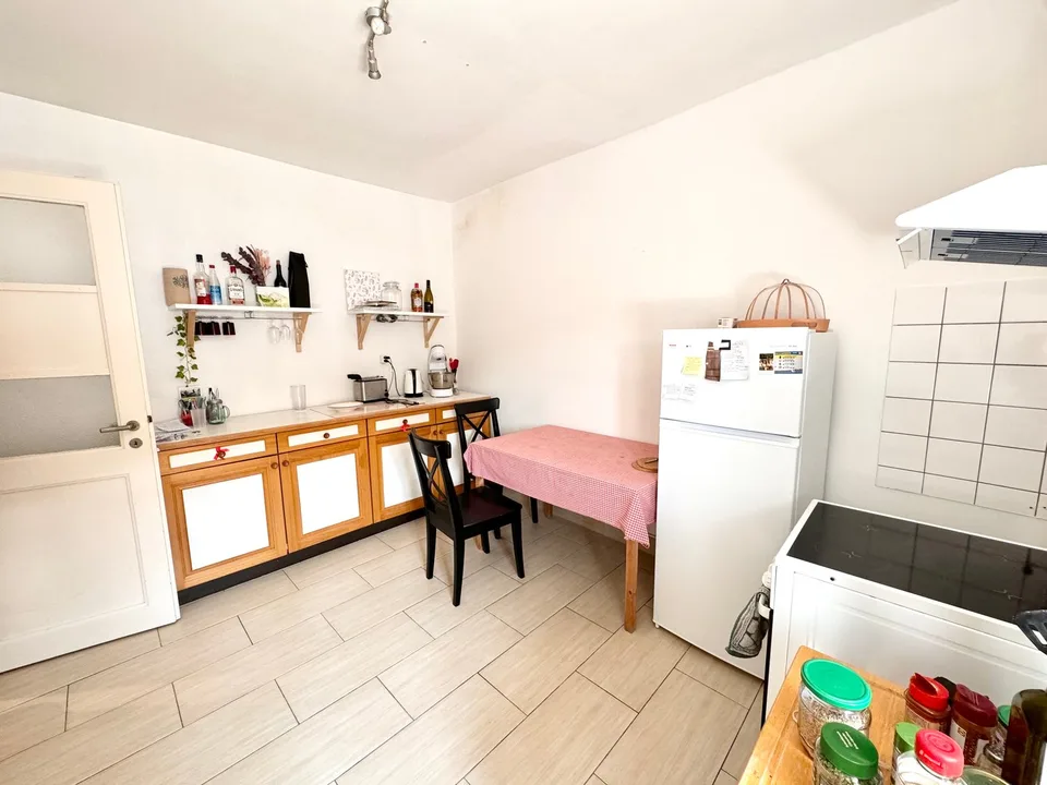 Charmantes 2-Zimmer-Wohnung nur wenige Schritte vom See entfernt – Foto 4 von 8