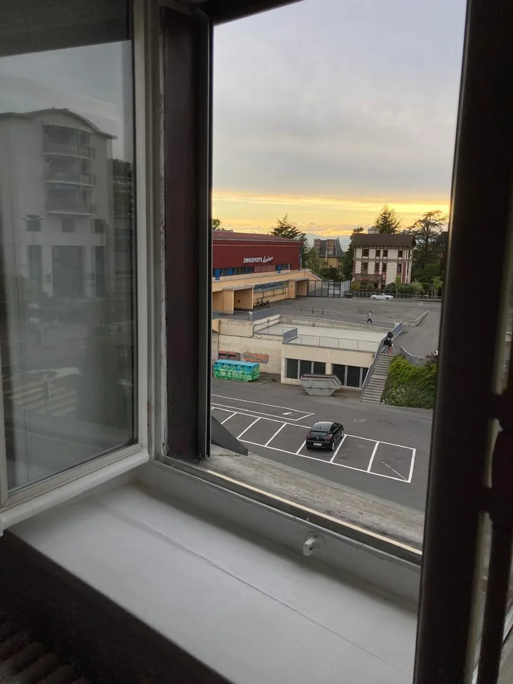 Charmantes 2-Zimmer-Wohnung nur wenige Schritte vom See entfernt – Foto 2 von 8