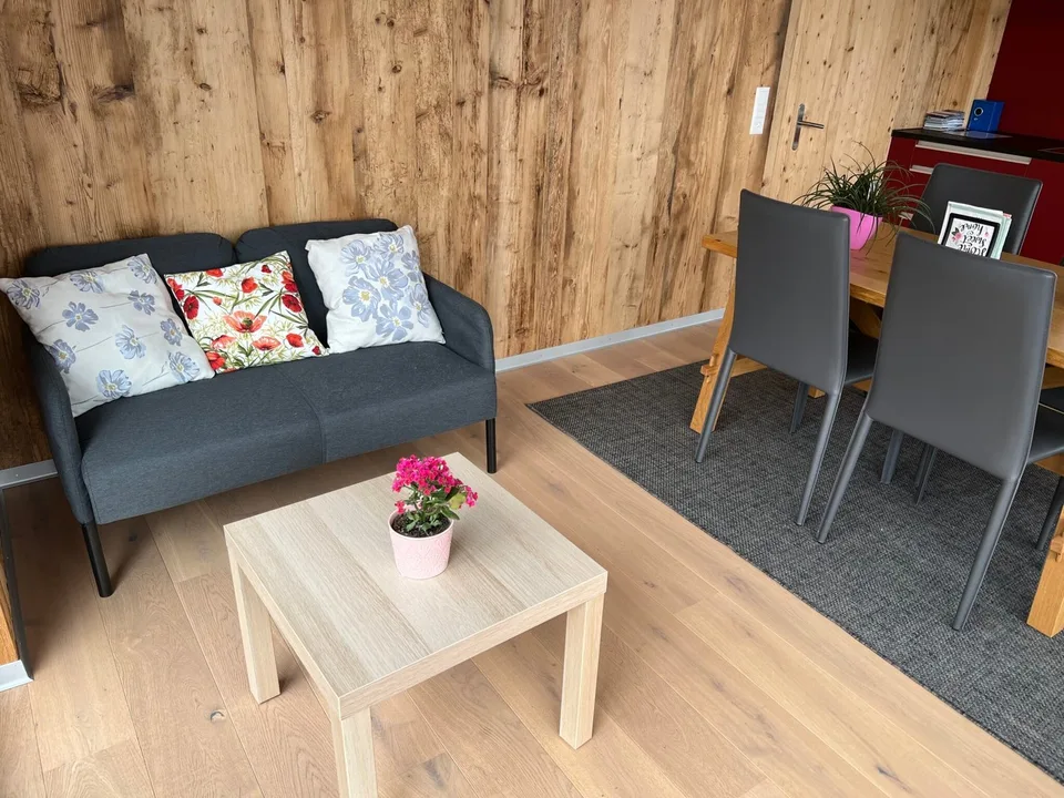 2½ ZI-WOHNUNG IN SIGRISWIL (BE), MÖBLIERT, TEMPORÄR – foto 2 di 10