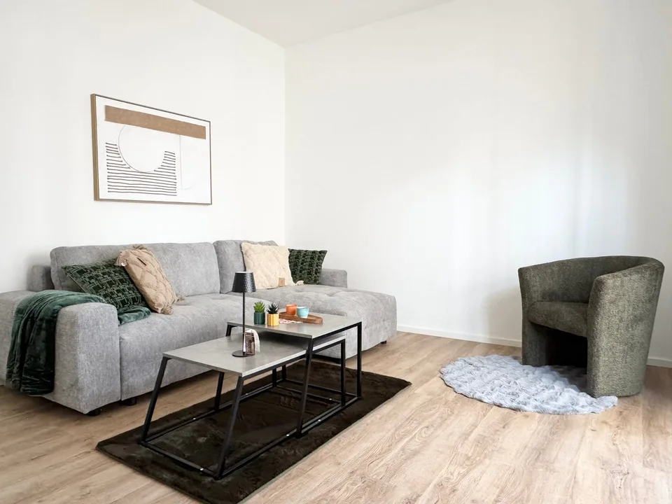 Möbliert, komplett renoviert und in erster Vermietung – Foto 2 von 13