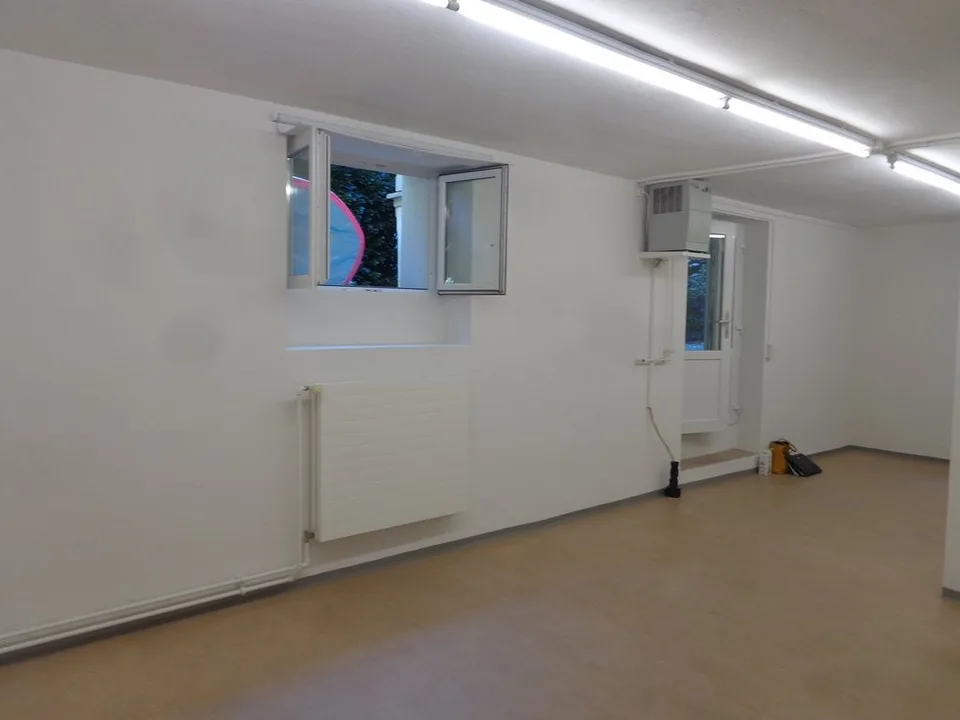 Atelier mit grossem Lager – Foto 4 von 5