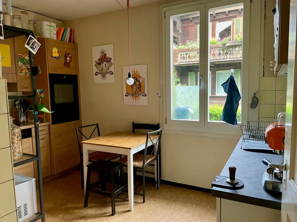 Charmante 4-Zimmer-Altbauwohnung mit Balkon in Bern-Bethlehem – Foto 3 von 12