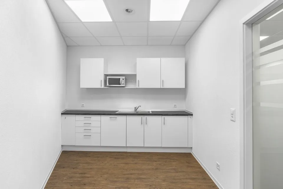 Flexibel nutzbare Gewerbefläche/Büroräume an gut frequentierter Lage – Foto 8 von 10
