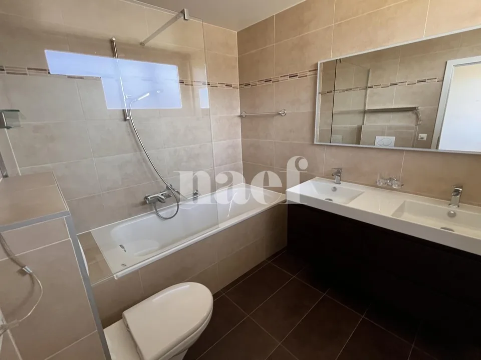 Schönes 6.5-Zimmer-Triplex-Apartment mit Terrasse und Garten – Foto 5 von 11