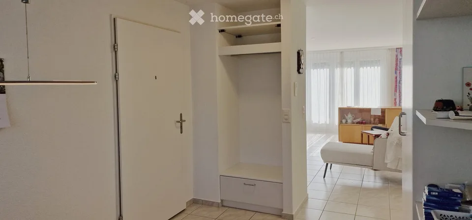 Appartamento giardino di 4,5 locali con camino e due posti auto sotterranei a Effretikon – foto 2 di 25
