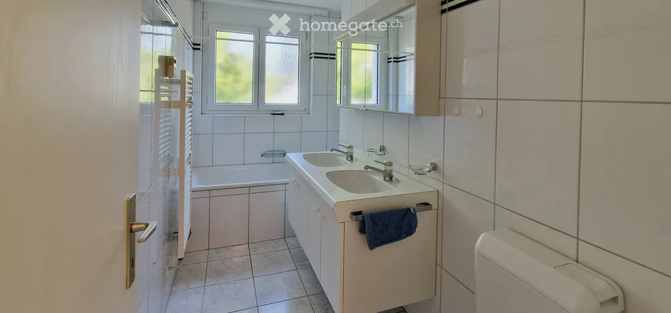 Appartamento giardino di 4,5 locali con camino e due posti auto sotterranei a Effretikon – foto 11 di 25