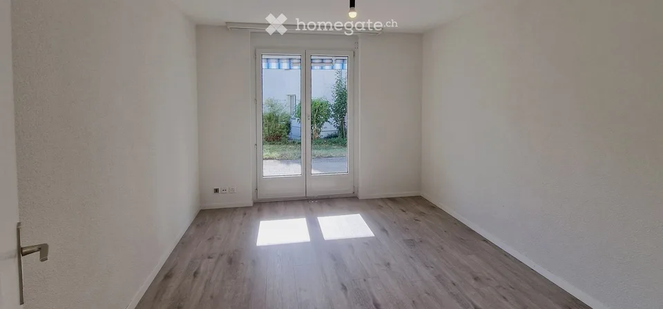Appartamento giardino di 4,5 locali con camino e due posti auto sotterranei a Effretikon – foto 14 di 25