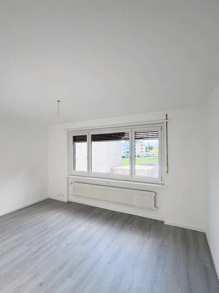 Appartamento luminoso 3.5 locali con balcone a Pieterlen – foto 7 di 9