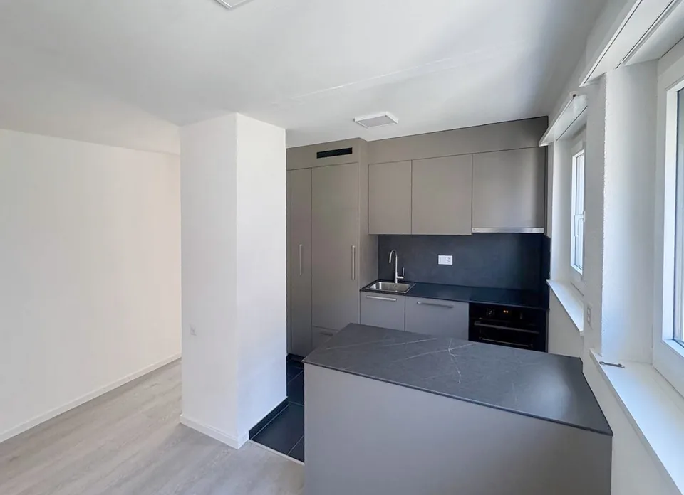 Appartamento luminoso 3.5 locali con balcone a Pieterlen – foto 2 di 9